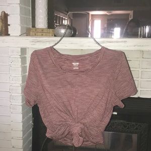 🚨Striped Burgundy t-shirt